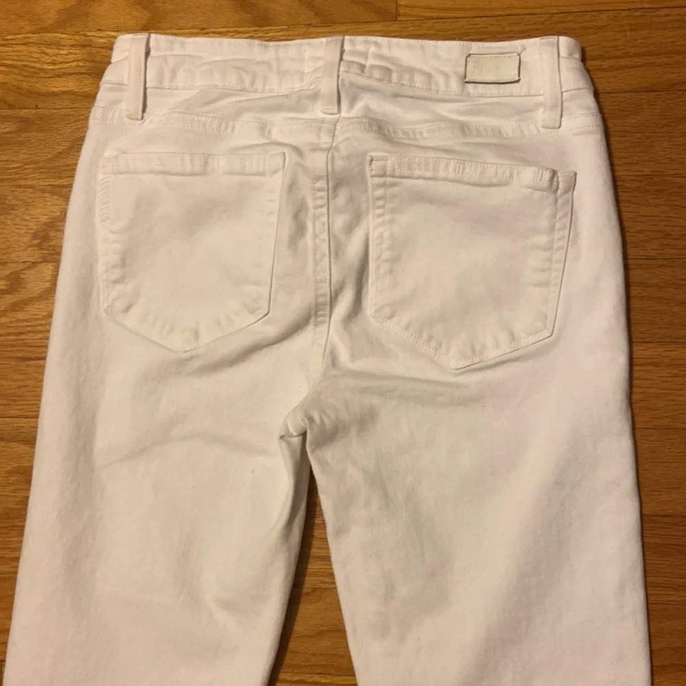 PAIGE Skyline Crop Skinny Jeans in Optic White. Size 27